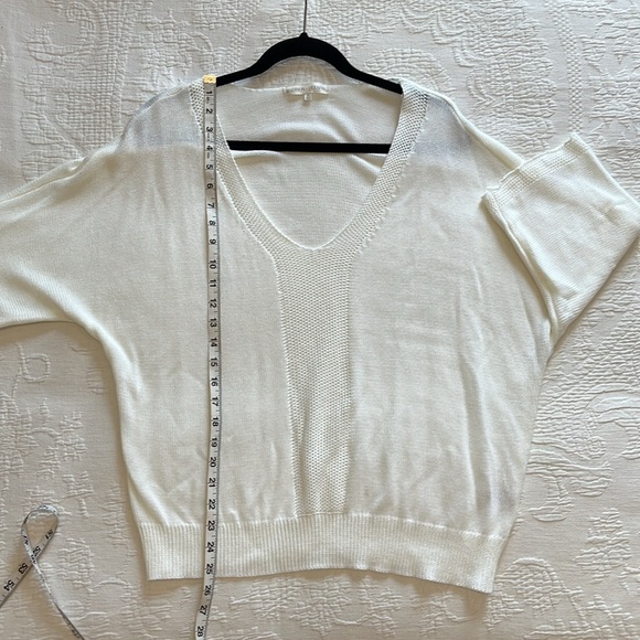 Light Weight V-NECK  SWEATER - Picture 2 of 4